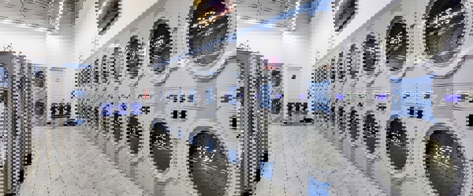 Inside Mamas Laundromat Washers Min